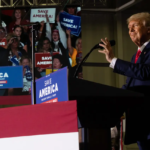 Trump calienta la campaña en Michigan con criticas a los republicanos pro-Biden y burlas a Kamala Harris