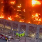 Al menos cuatro muertos, 19 desaparecidos y 14 heridos tras un enorme incendio que devoró varios edificios en Camapanar, Valencia